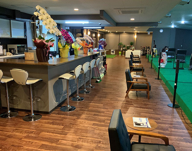 バーカウンターのようなオシャレで落ち着いた雰囲気